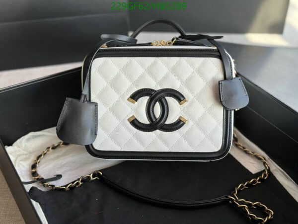 Replica Chanel Filigree Vanity Shoulder Bag in White and Black