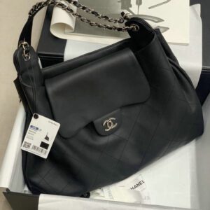 Replica Chanel Hampton CC Flap Bag (Large) - Luxurious Black Leather Handbag