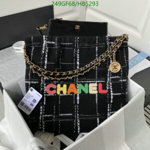 Replica Chanel 22 Tweed Bag Black and White