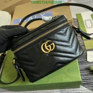 Mirror (1:1) Gucci Leather Matelassé Large GG Marmont Vanity Cosmetic Case - Black with Aged Gold GG Logo