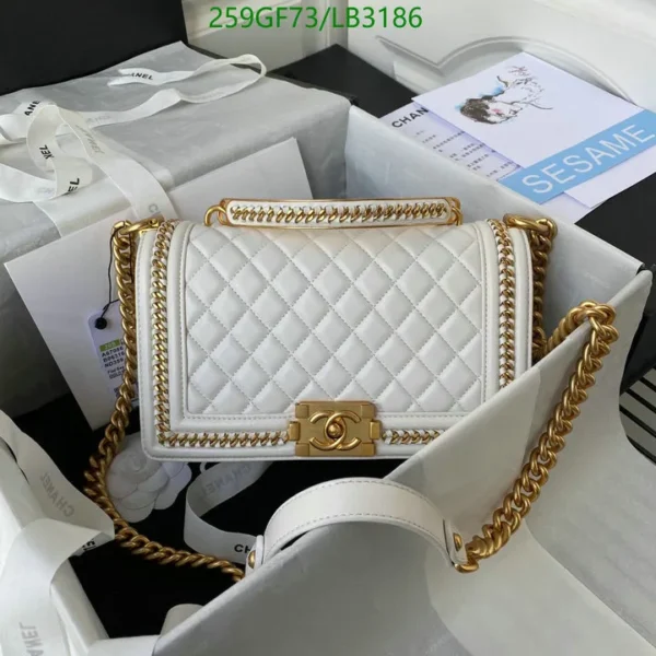 Chanel Lambskin Quilted Small Top Handle Boy Flap White Mirror (1:1)