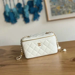 Chanel Lambskin Quilted Vanity Case White (Mirror 1:1) | Elegant Luxury Bag