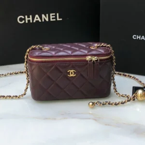 Chanel Sheepskin Burgundy Quilted Vanity Case With Gold Chain (Mirror 1:1)