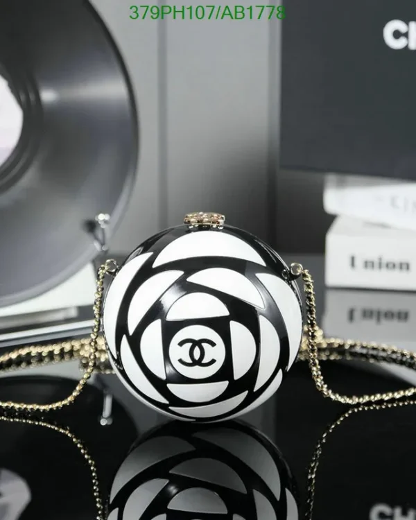 Chanel Resin Plexi CC Round Camellia Minaudiere Clutch Black White Mirror (1:1)