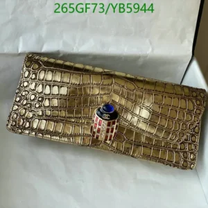 Chanel Metallic Calfskin Crocodile Embossed Clutch Gold Mirror (1:1)