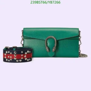 The Gucci Medium Dionysus Flap Shoulder Bag Mirror (1:1) Replica is a luxury designer handbag crafted from black patent leather with silver-toned hardware. This Gucci-inspired purse features a versatile sliding chain strap and spacious compartments, making it an ideal high-end fashion accessory for any occasion.