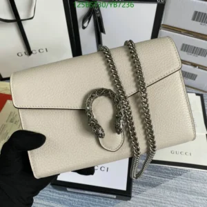 The Gucci Dionysus Mini Leather Chain Bag Mirror (1:1) Replica is a luxury designer handbag featuring textured cowhide leather, a crystal-embellished tiger head spur, and antique silver-tone hardware. This high-quality mini shoulder bag is perfect for elegant occasions.